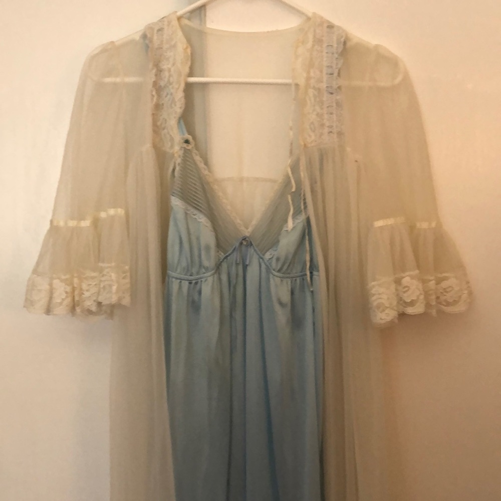 Vintage 40’s night gown